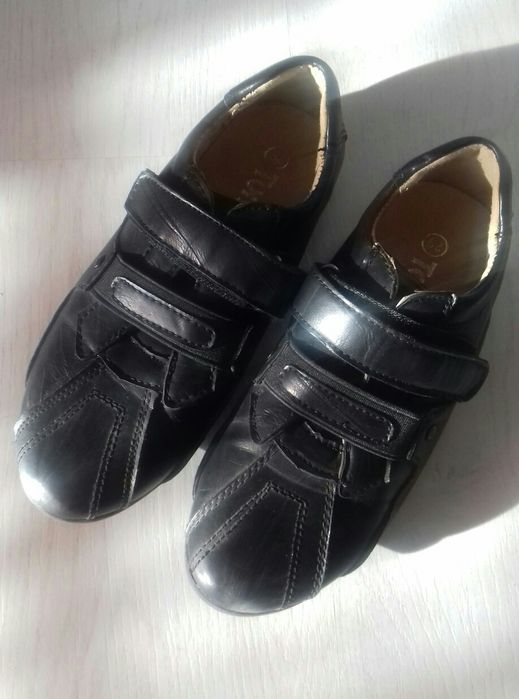 Продам туфли на мальчика