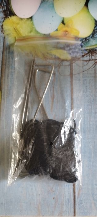 Śledzie do namiotu oraz sznurek