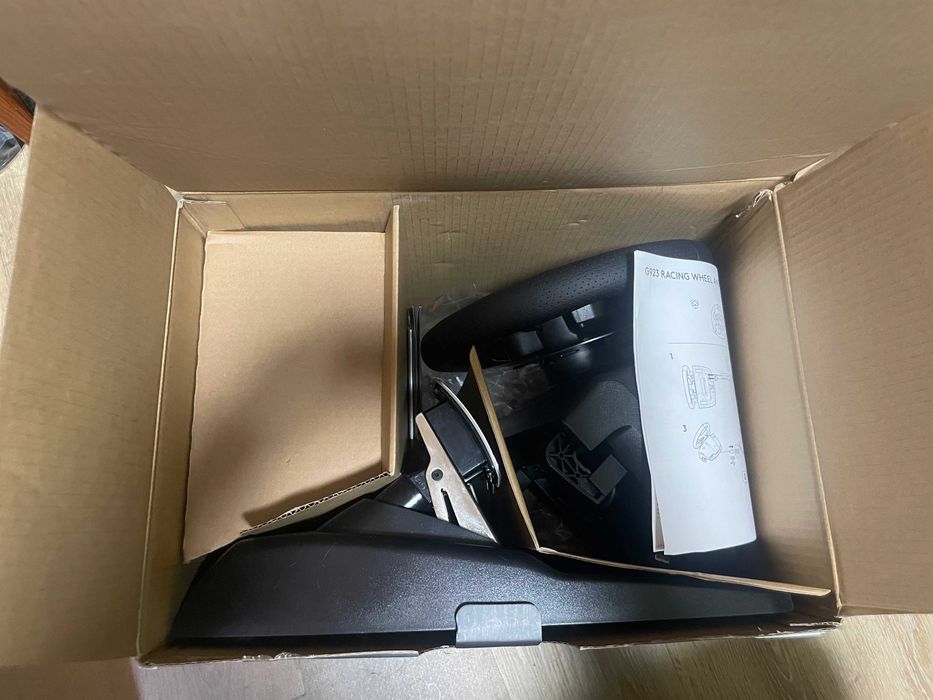 Ігрове кермо Logitech G923 для PS5/PS4/PC