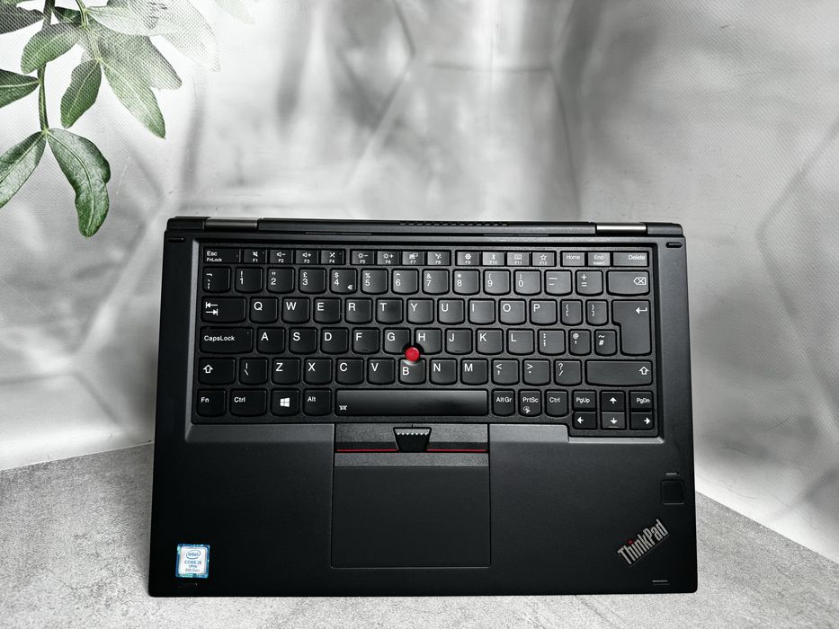 Сенсорний ноутбук Lenovo ThinkPad X380 Yoga / i5-8250U / 8GB / 128GB M.2 SSD / 13.3" Full HD IPS Touch / Стилус