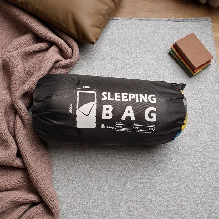 Nowy czarny śpiwór podróżny