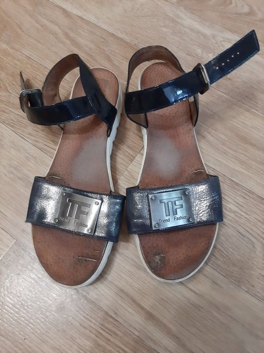 Сандалі жіночі 39 розмір