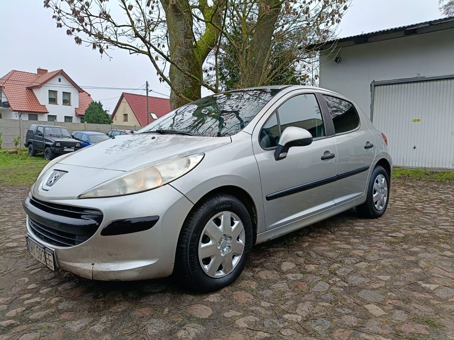 Peugeot 207 1.4 8v ładny