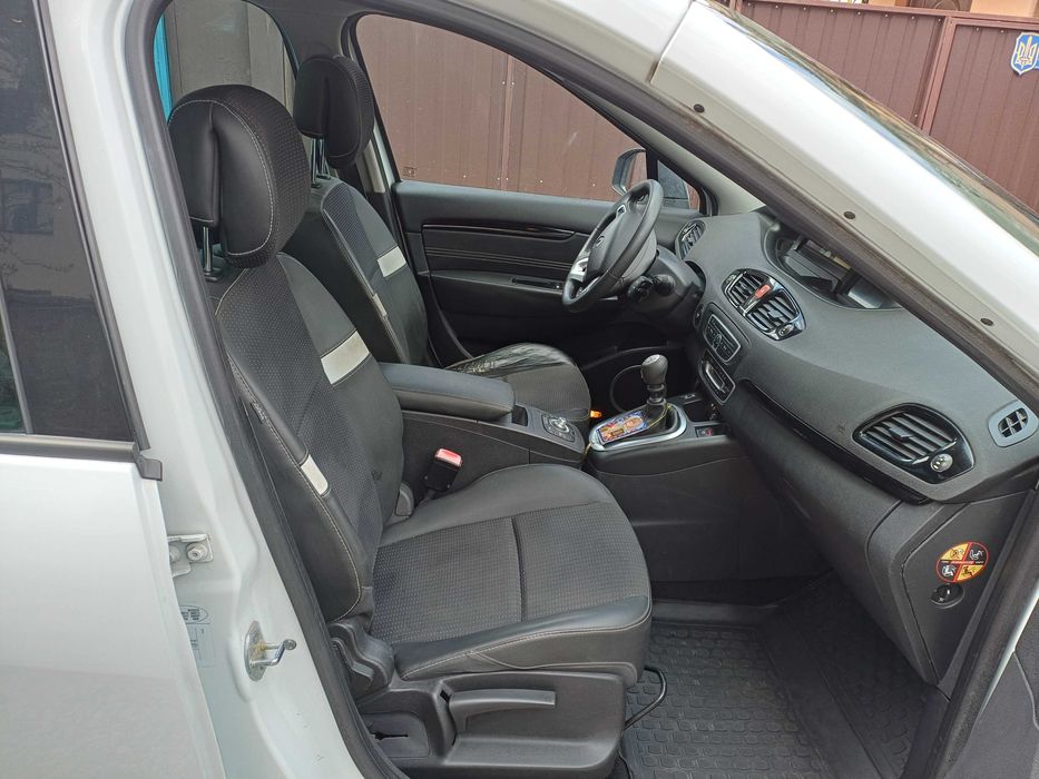 Renault Grand Scenic 2011