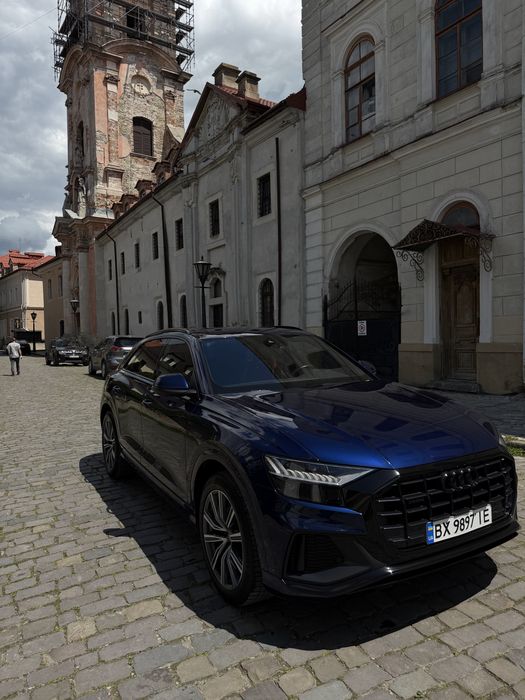 Audi Q 8 2018 рік