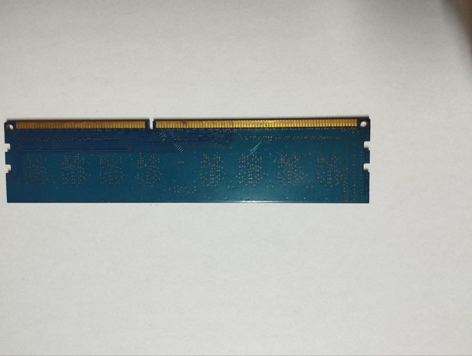 Оперативна пам’ять SK Hynix 4 ГБ DDR3L-1600 MHz (PC3L-12800U)