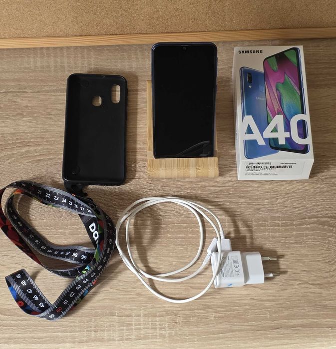 Samsung Galaxy A40  - 4GB/64GB