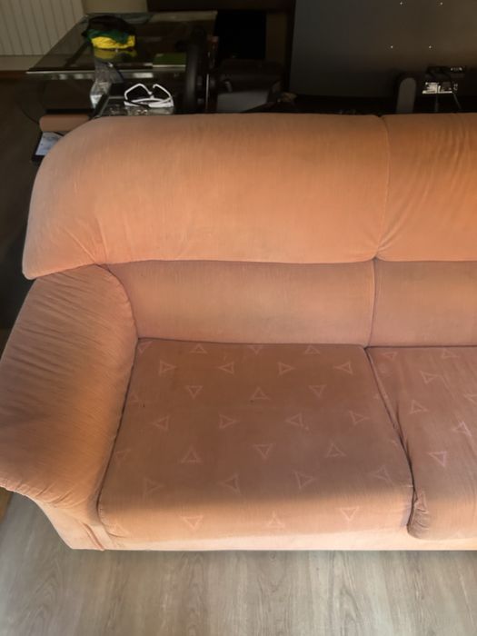 Sofá-cama de 3 lugares em bom estado