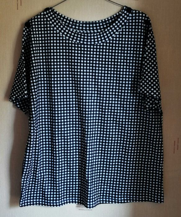 T-shirt w kratkę