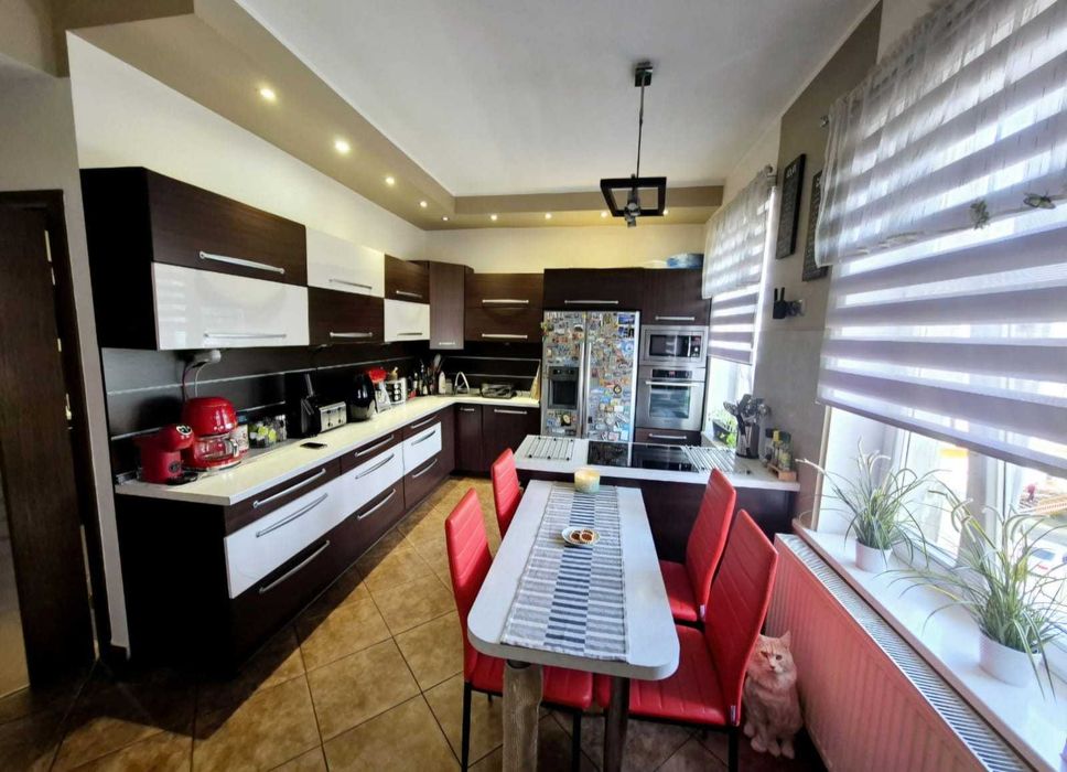 Eleganckie trzypokojowe mieszkanie 93,40 m² w samym sercu miasta. Doskonała propozycja do zamieszkania lub inwestycji. - Więcej