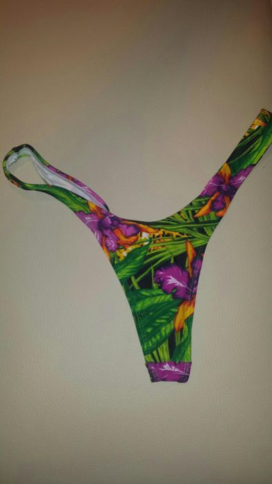 Tanga brasileira fio dental