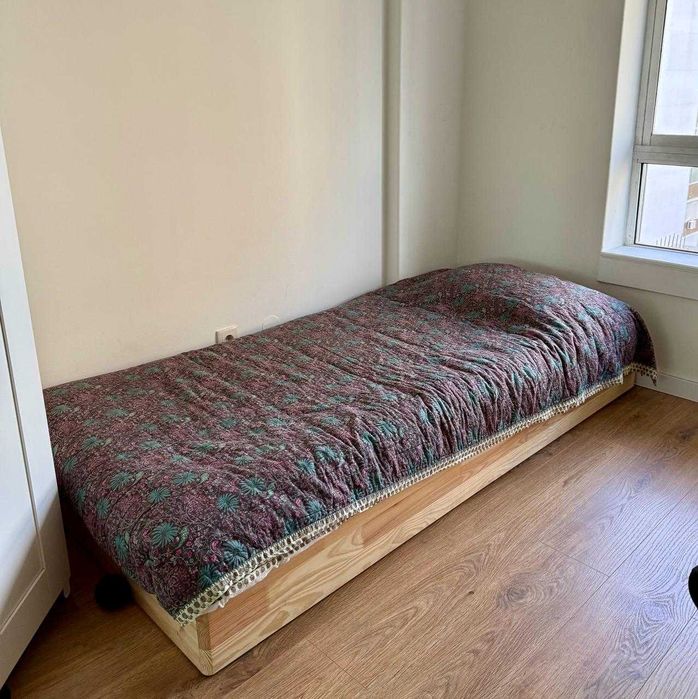 Cama e colchão IKEA 2m x 90cm como nova
