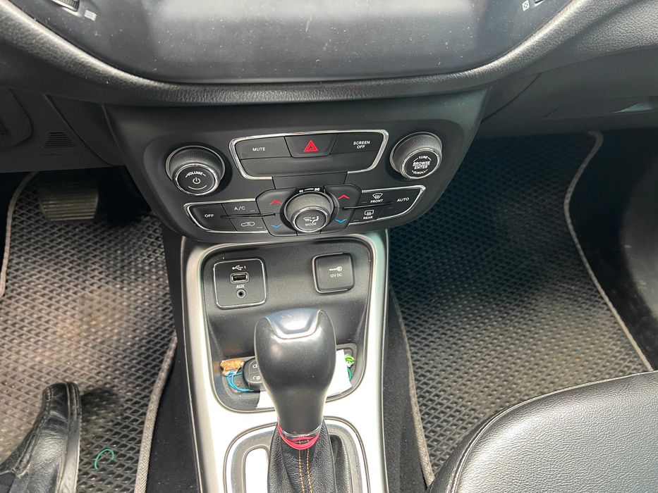 Jeep Compass Latitude 2020 Gray 2.4L