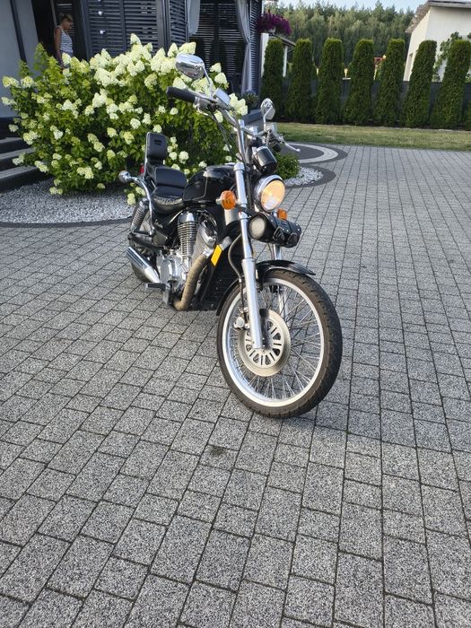 Suzuki intruder vs750