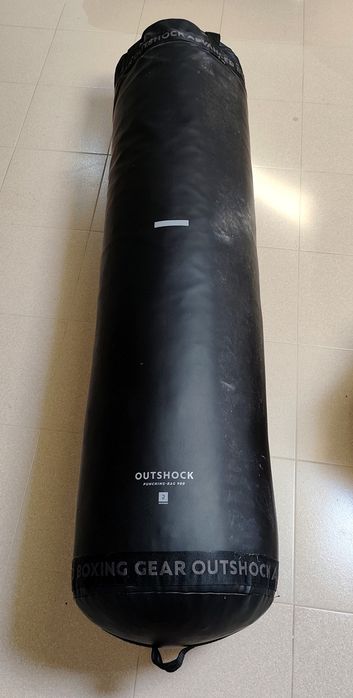 Saco de Boxe Pés/Punhos Adulto 900 50Kg - OUTSHOCK + EXTRAS: 3 Pares de Luvas de Boxe +1 Par de Ligaduras 70€
Saco de Boxe Pés/Punhos Adulto 900 50 kg