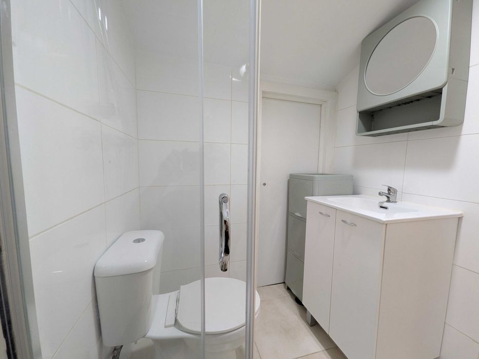 Apartamento T1 para Alugar/Arrendar a 600m da Estação de Metro Sr Roubado