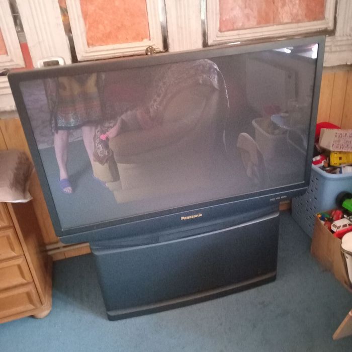 Телевизор Panasonic 46 дюймов