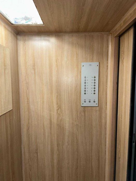 Продам  4к.квартиру в Центре"S=92м2"Князя  В.Великого-15"Б"