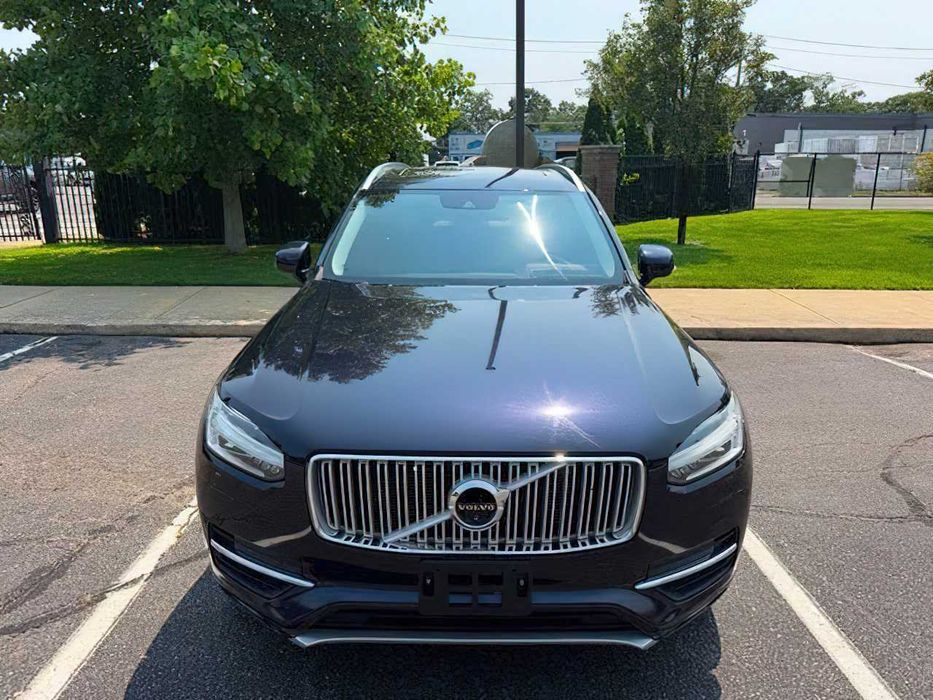 Volvo XC90      2019