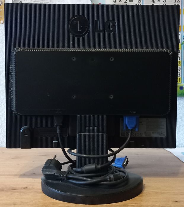 Системний блок + монітор та колонки