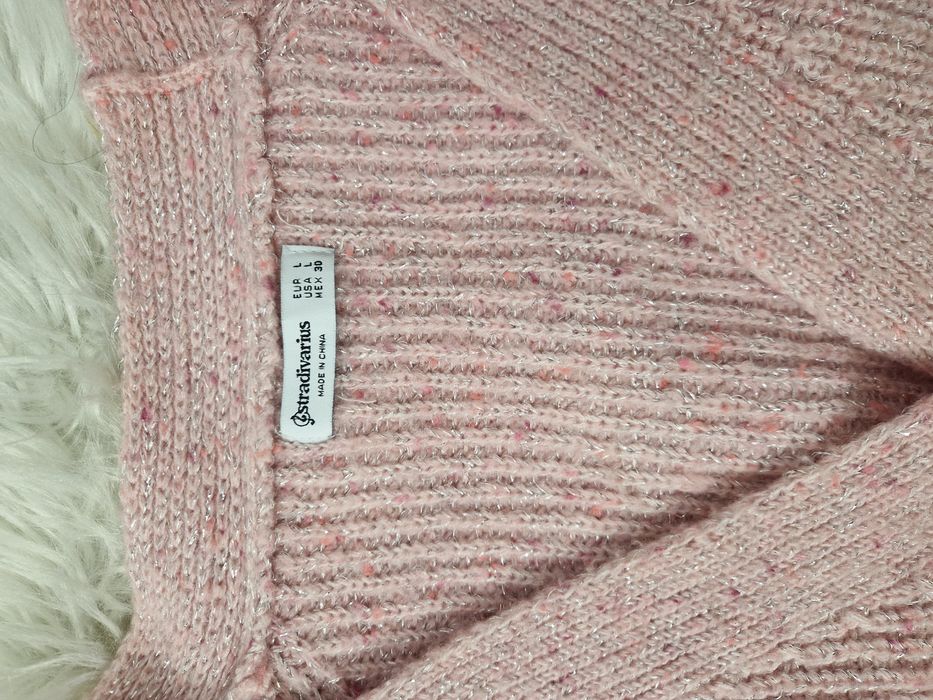 Sweterek pudrowy Stradivarius L