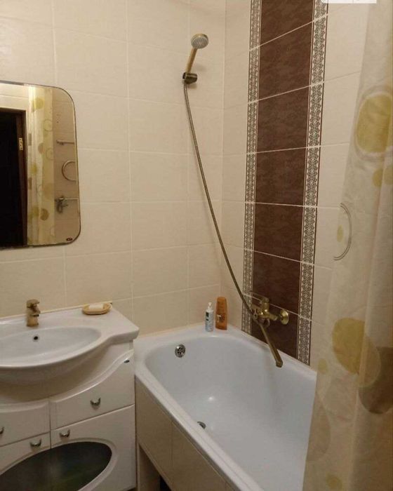 Продам 2 поверховий будинок біля лісу 4374