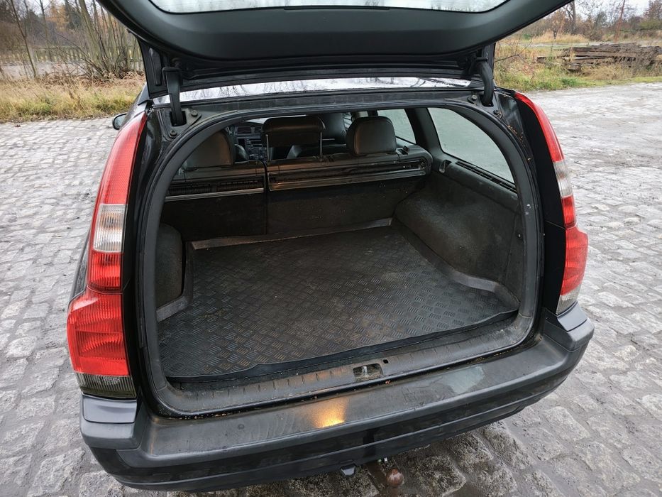 Sprzedam Volvo V70 z gazem 2.4 140