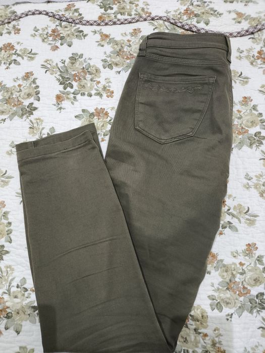 Calça elástica de senhora verde tamanho 36