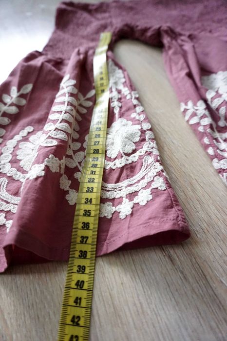 Różowa bluzka z haftem