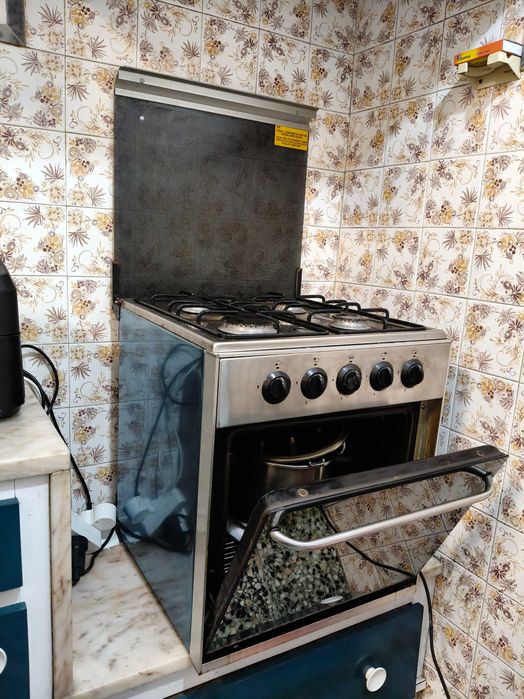 Fogão de cozinha a gás com forno