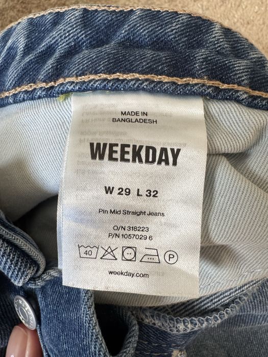 Weekday прямые джинсы