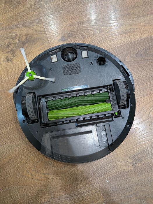 Aspirador Robô iRobot Roomba i3158