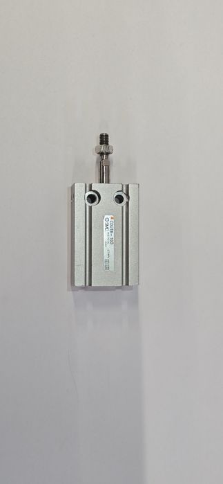 Siłownik pneumatyczny SMC CDU16-10D  stan BDB