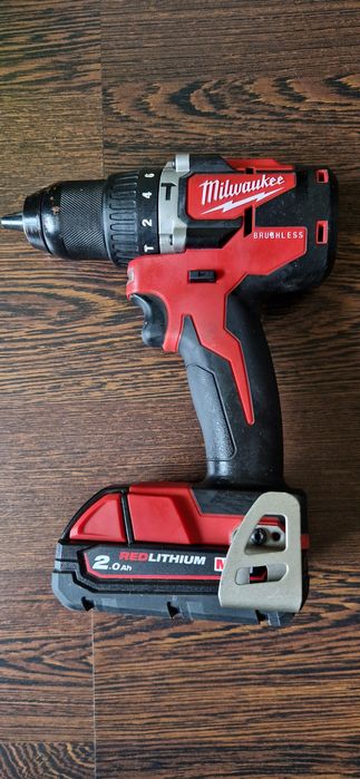 Wiertarko-wkrętarka udarowa MILWAUKEE M18 CB-LPD