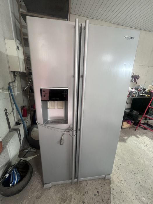 холодильник Samsung Side-by-Side