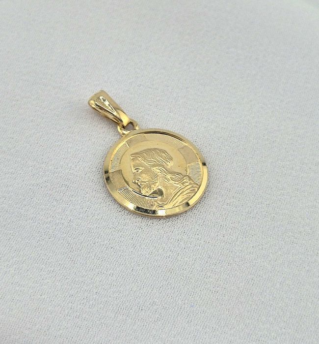 Złota zawieszka medalik Jezus 1,75g PR.585 14K śr. 1,5cm