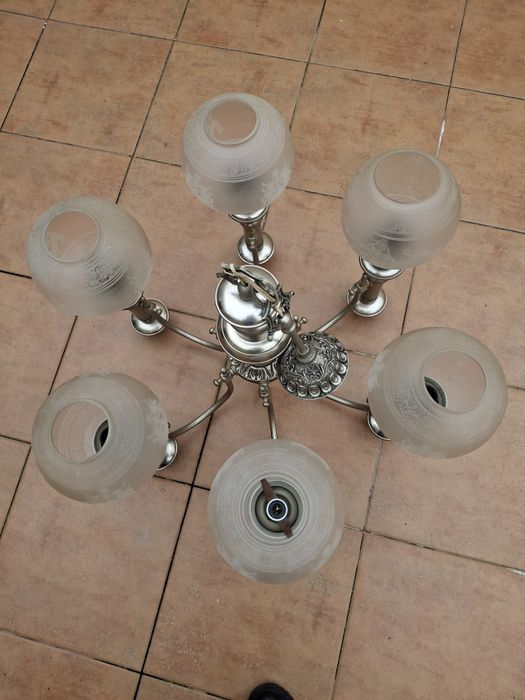 Candeeiro de Teto com globos de vidro