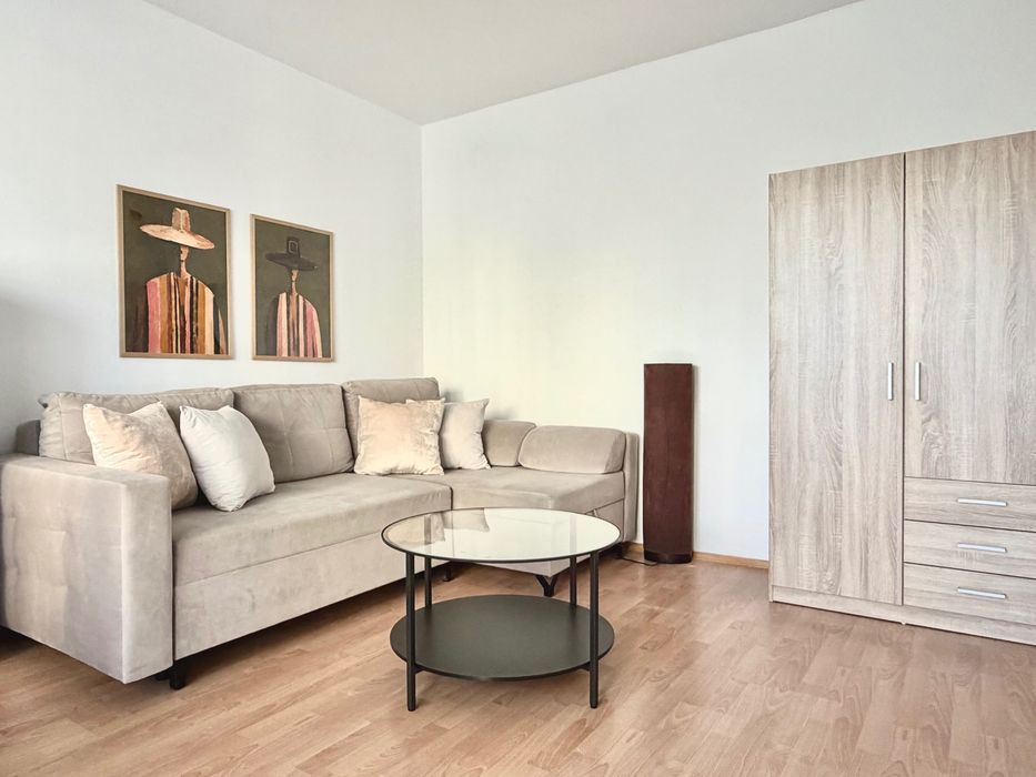 Duży pokój (16 m²) z prywatnym balkonem 7 m² i widokiem na Zatokę | blisko PG i GUMed