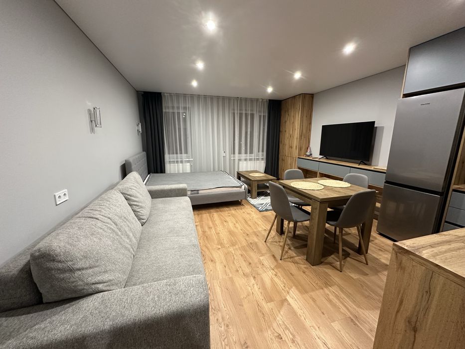 Здам 1 км вулиця Степана Бандери 77