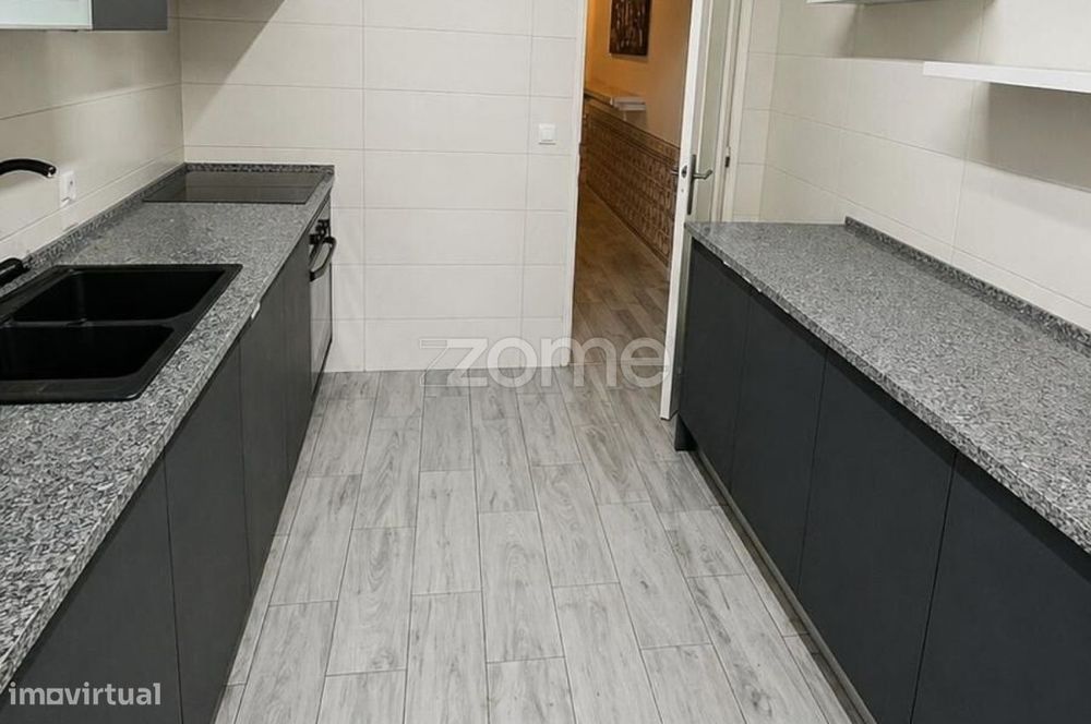 Apartamento T2+1 Renovado | Fitares – Rio de Mouro — Rio de Mouro, Lisboa