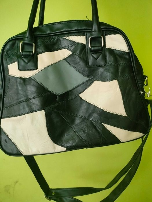 Elegancka skórzana torebka czarno biala