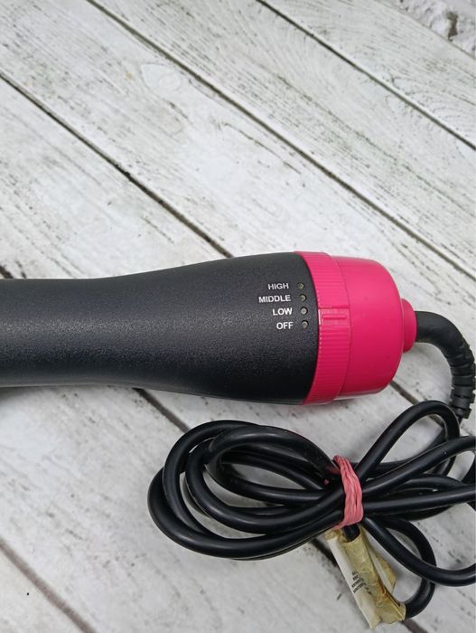 Фен-щетка 1000w состояние новой