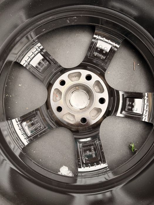 Felgi aluminiowe Dezent 17 cali 5x114,3 Et48,7jx17 w bdb stanie