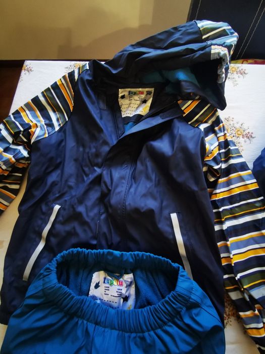 Conjunto/fato para a chuva/neve menino.