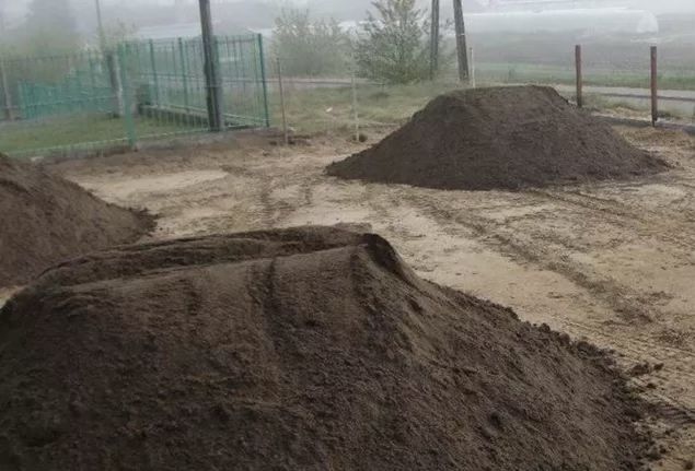 Ziemia ogrodowa, czarna ziemia, humus, transport