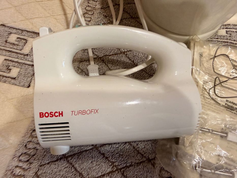 Миксер Bosch с чашей