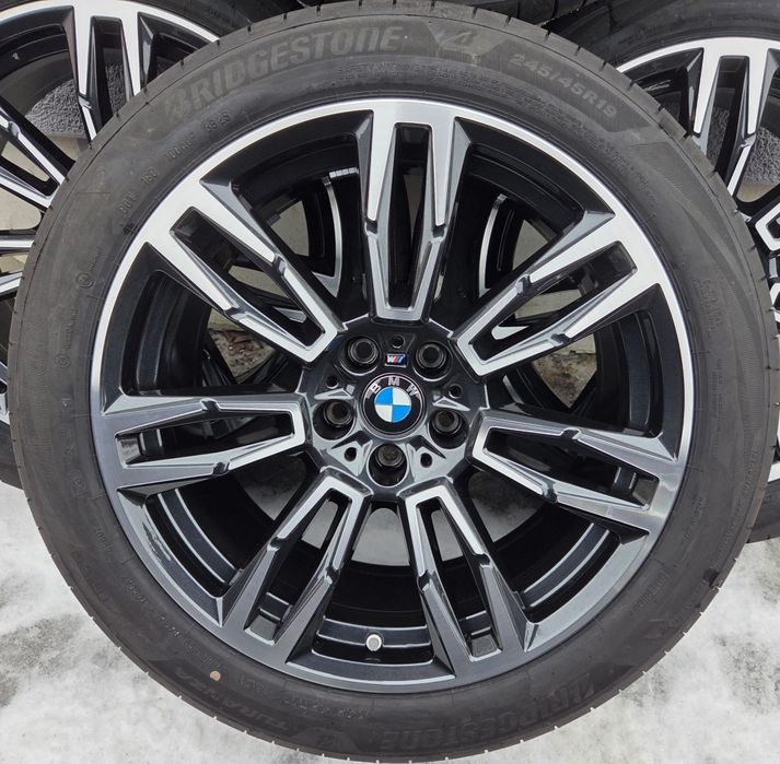 Felgi z oponami BMW Seria 5 I5 G60 G61 8,5x19 ET29 5x112 M935