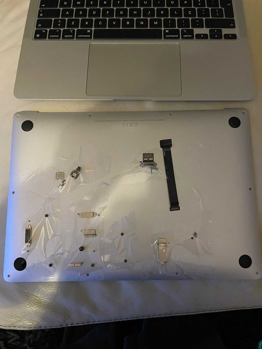 Carcaça chassi macbook air m1 com bateria de 95%"Sem placa mãe"ECRA PARTIDO