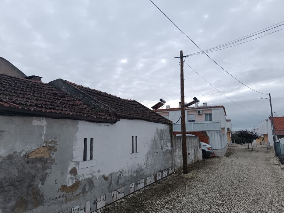 2 casas para reconstruir, com logradouro