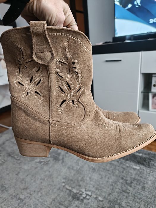 Nowe botki damskie Ala kowbojki 39